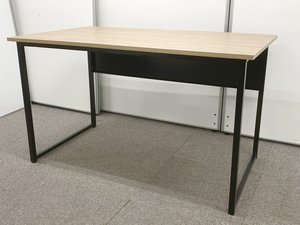 【オシャレな木目調の天板が印象的なデスク】自宅用に机を探している方、いかがですか？