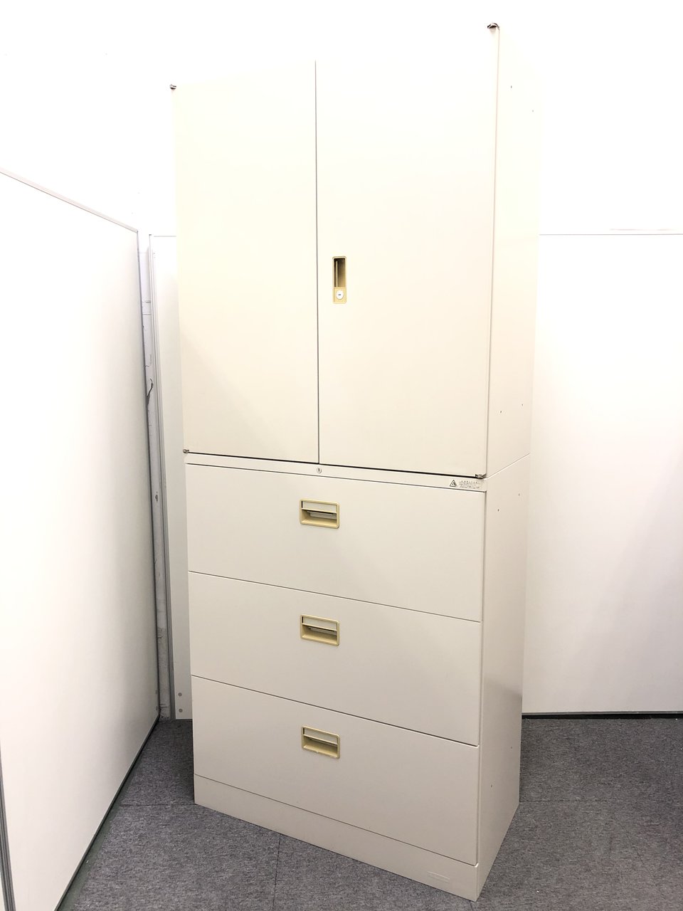 【日焼け価格】定番シリーズの書庫セット！国産のオカムラ製書庫！
                        42 
                                    中古
            