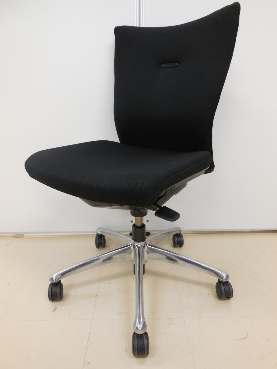 【リクライニングロック機能付き】フィーゴ/BK/サイドファスナー
                        フィーゴサイドファスナー 
                                    中古
            