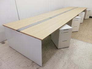 【幅5600㎜】レイアウト変更おススメ！癒しナチュラル天板のフリアドワゴン8台セット※配線カバー開閉式◆オカムラ製