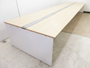 【幅5600mm】癒しナチュラル色天板！レイアウト変更おすすめフリアド※配線カバー開閉式◆オカムラ製