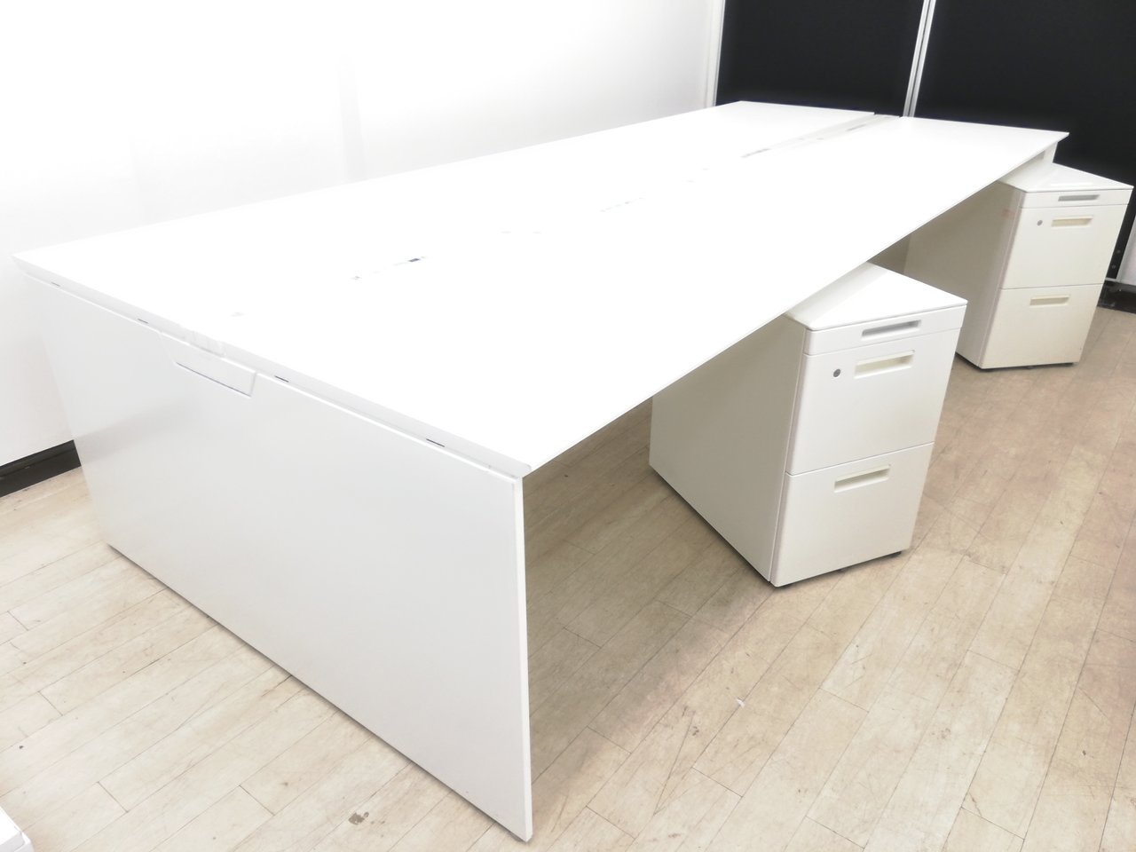 【幅3200mm】レイアウト変更必須アイテムフリアドデスク＆ワゴン4台セット※USB電源付属タイプ配線楽々◆オカムラ製
                        プロユニットフリーウェイ 
                                    中古
            