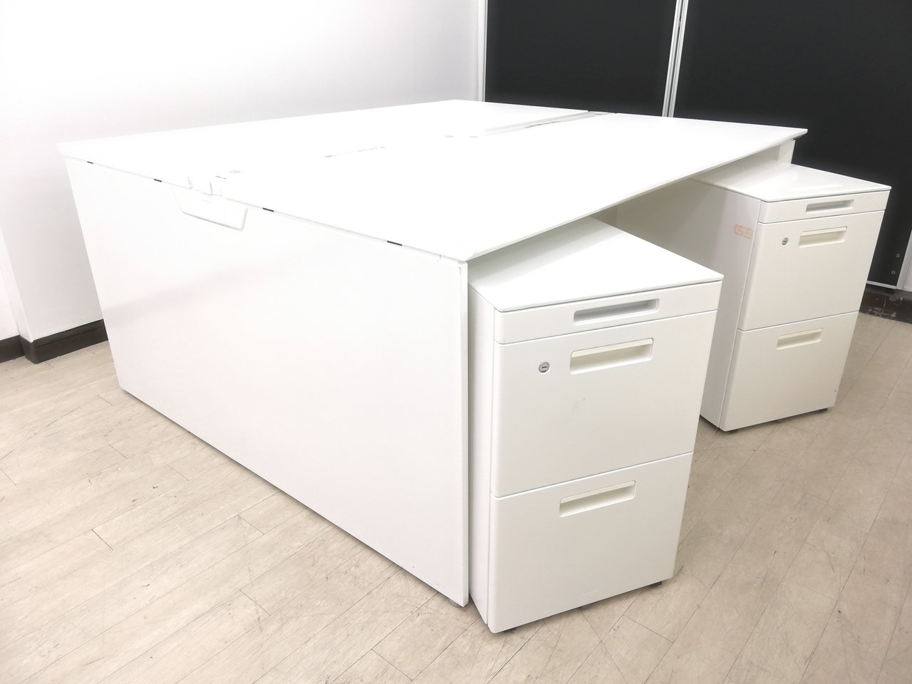 【幅1600mm】ワゴン2台セット単体※USB電源付属タイプ配線楽々◆オカムラ製
                        プロユニットフリーウェイ 
                                    中古
            