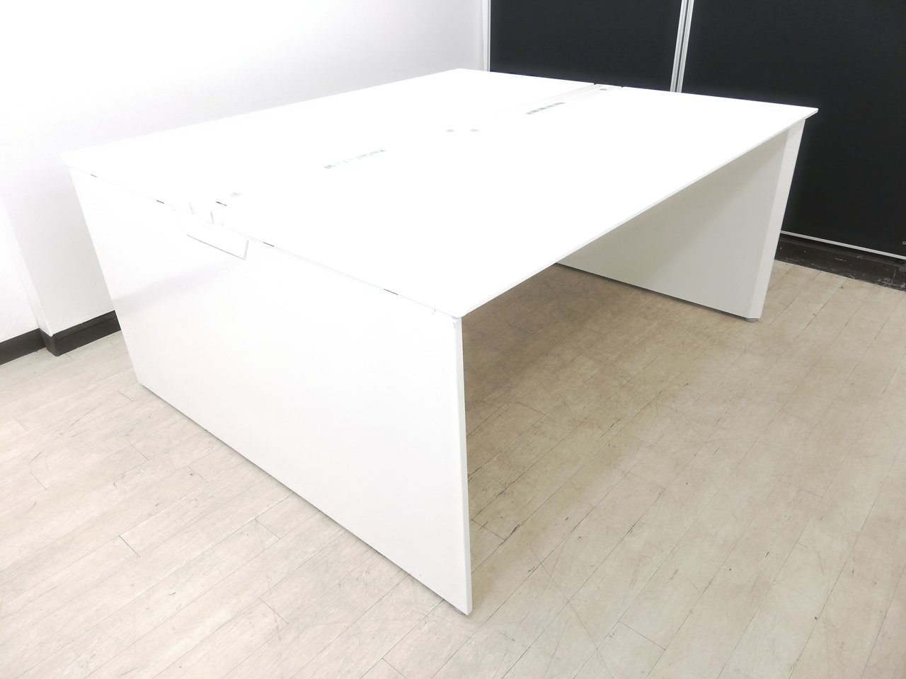 【幅1600mm】新しめ2016年製フリアドデスク単体※USB電源付属タイプ配線楽々◆オカムラ製
                        プロユニットフリーウェイ 
                                    中古
            