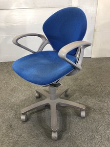 ITOKIのオフィスチェア/プレーゴ肘付き入荷しました！