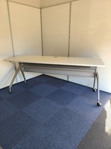 サイドスタックテーブル｜機能良好｜幅1800×奥行600㎜