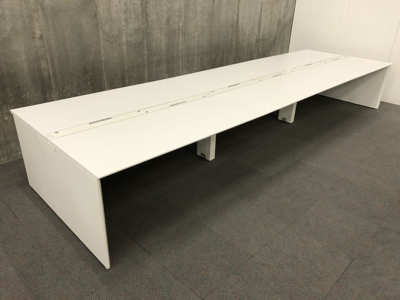 【固定席の見直しにおすすめ!!】電源コード付きタイプ フリーアドレス オカムラ プロユニット フリーウェイ ホワイト W4800　θ
                        プロユニットフリーウェイ 
                                    中古
            