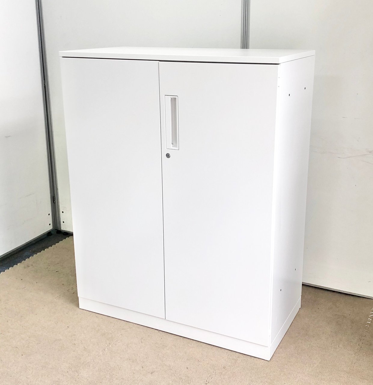 【コクヨ製の両開きタイプの書庫！】使い勝手の良い人気商品！
                        エディア 
                                    中古
            