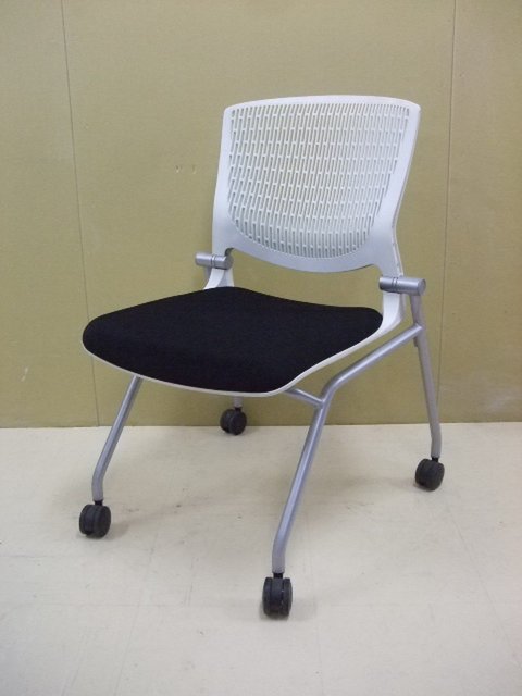 【中古】グラータ  8142WR オカムラ（okamura） ネスティングチェア