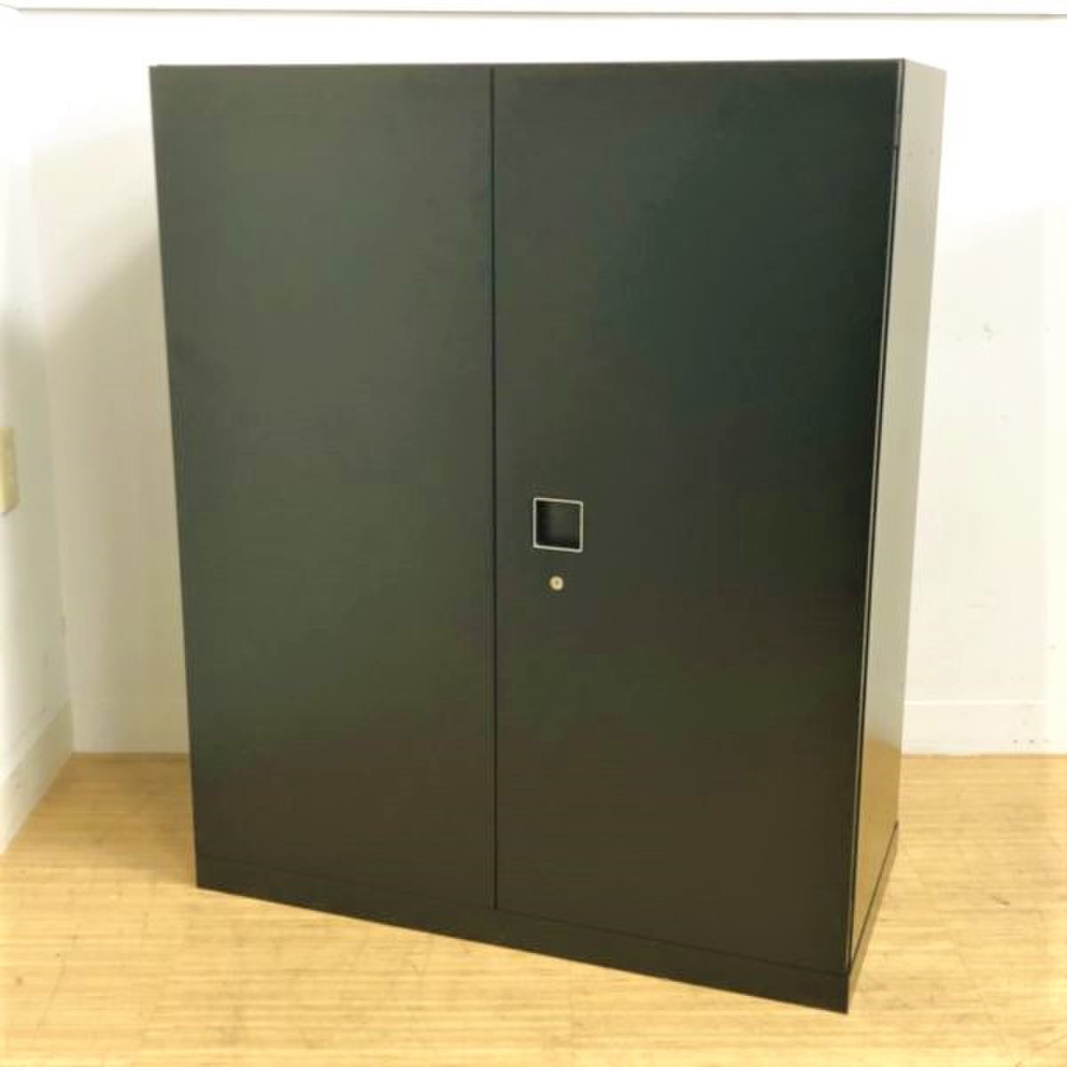 表面色合褪せあり　スタイリッシュかつエグゼクティブなオフィス空間｜レクトラインブラックタイプ
                        レクトライン 
                                    中古
            