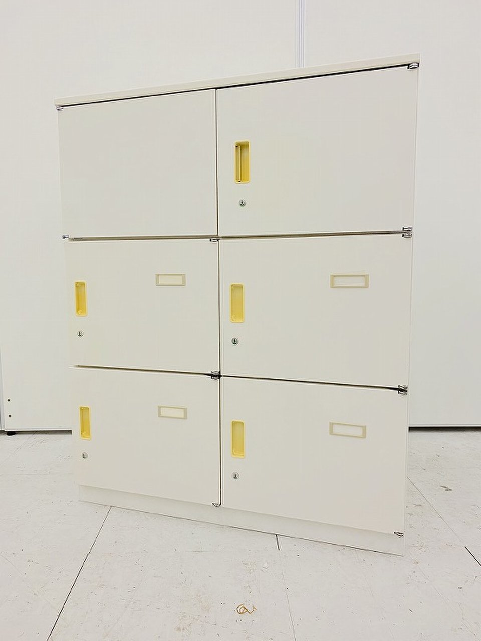 【残り１台】【稀少】お荷物や書類の保管に最適/カギ各１本無料で作成
                        シンライン 
                                    中古
            