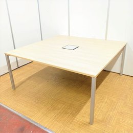 【広々使えるワークテーブル】【オシャレ感アップのナチュラル天板】