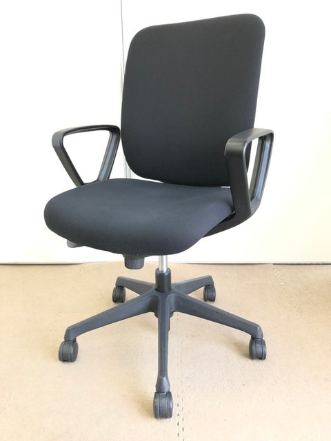 【中古】CG-R  CN45ZR FM31 オカムラ（okamura） 肘付ローバックチェア