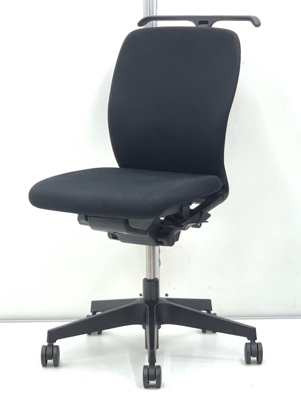 【数揃います！！】【コートハンガー付き】【コスパ最高】イトーキ製/フルゴチェア/ブラック
                        フルゴ 
                                    中古
            