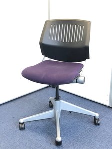 在庫のてこ入れをします！折りたたみ・上下昇降可能なミーティングチェアを値下げ！