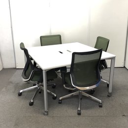 【尼崎店限定価格！！】フリーアドレスデスクと高級チェア、オカムラのコーラルの4脚セットで、お得です！！【関西在庫数ナンバーワン・尼崎店】