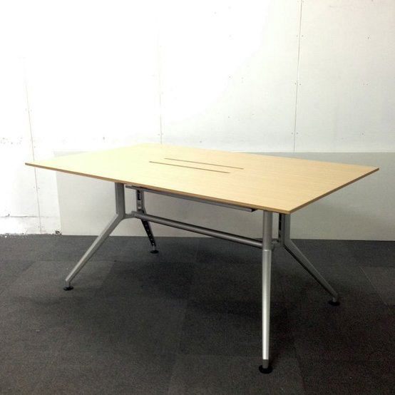 【中古】DDD   イトーキ（ITOKI） ミーティングテーブル（会議机）
