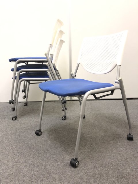 【中古】プロスタック   オカムラ（okamura） スタッキングチェア