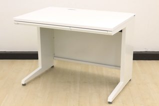 オカムラの定番の人気ホワイトデスク！コンパクトなW1000の平机！