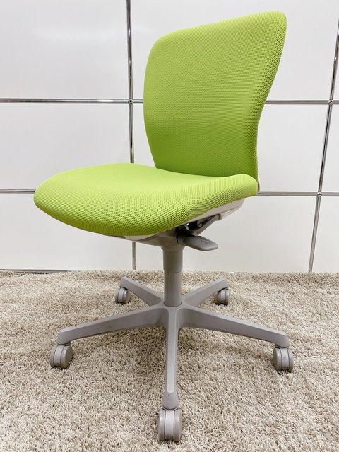 【中古】スラート   オカムラ（okamura） 肘無ローバックチェア