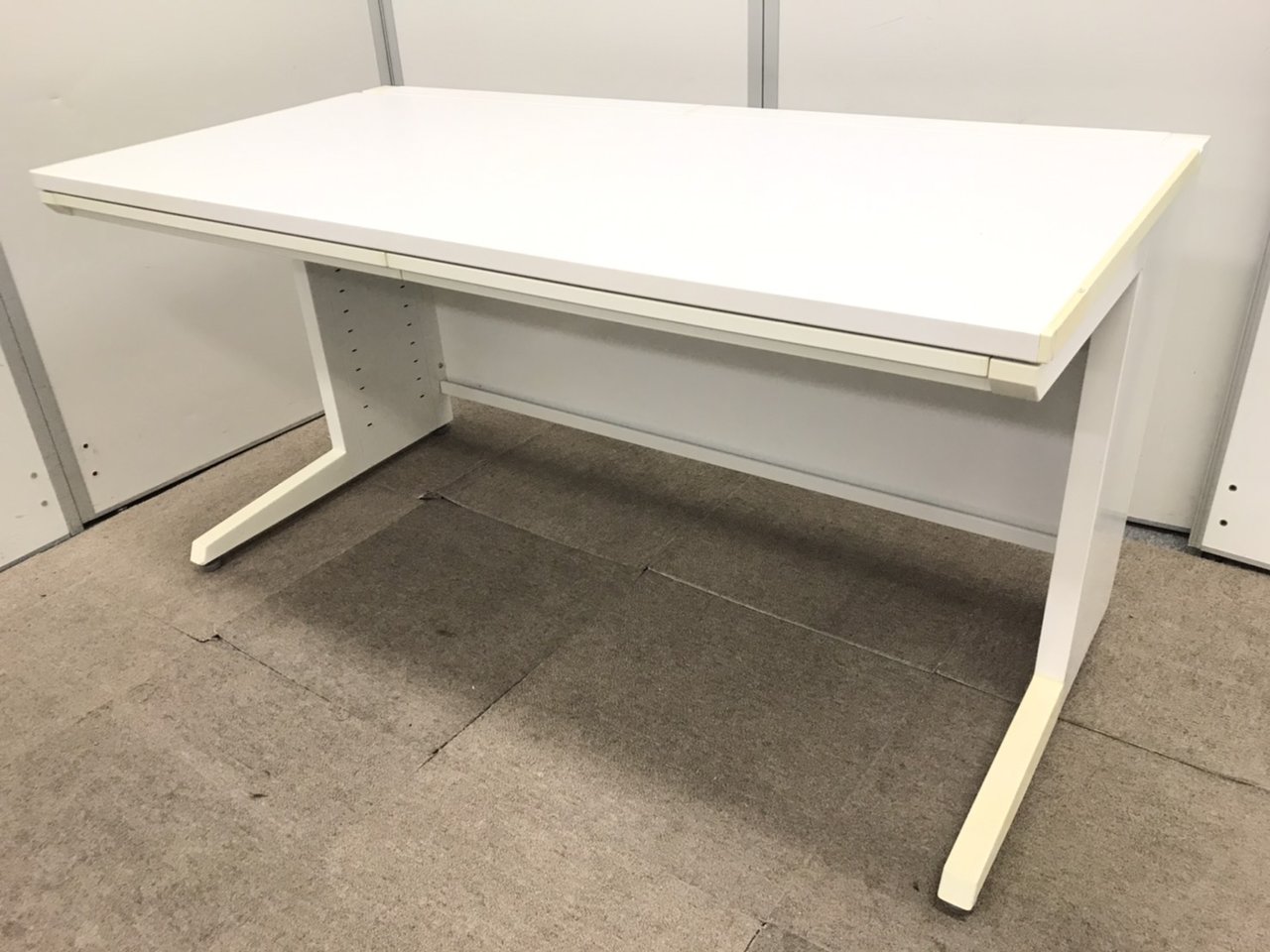 【日焼け有のため特価‼】【費用を抑えたい方必見】オカムラ製/アドバンス/※サイドパーツ欠け+日焼け
                        アドバンス 
                                    中古
            