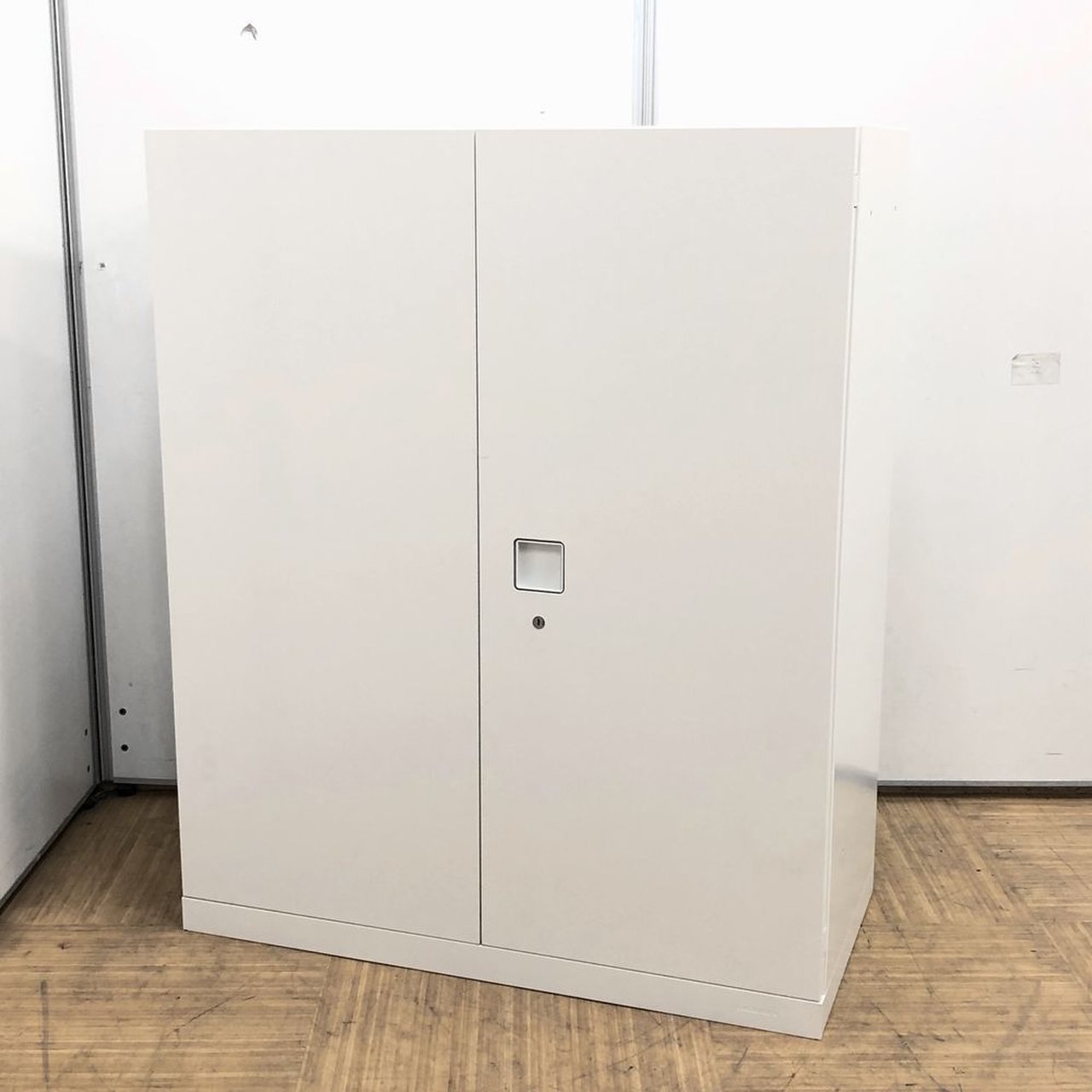 【ホワイト書庫】人気シリーズの両開き書庫！2台のみの少数入荷！！
                        レクトライン 
                                    中古
            