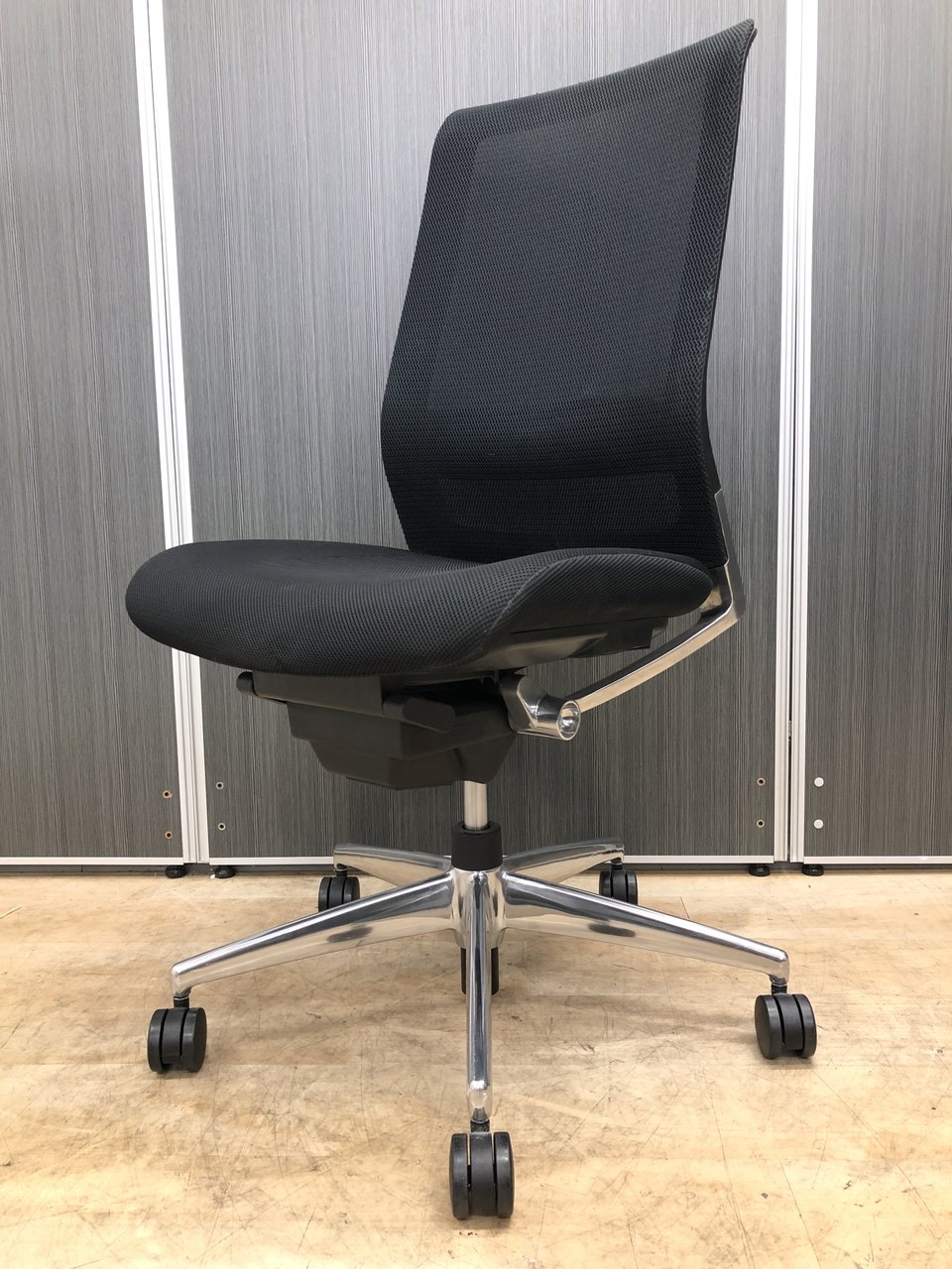 【腰痛対策】ストロングポイントは「エアランバーサポート」!!腰の負担を軽減します【中古】【オフィス家具】【東京】【大阪】【愛知】【岐阜】
                        エアフォート 
                                    中古
            