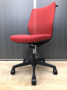 【6脚入荷】メッシュ背もたれで通気性バツグン！!コンパクトで柔らかな座り心地のデスクチェア【中古】【オフィス家具】【東京】【大阪】【愛知】【岐阜】