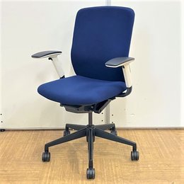 【ホワイトが輝くチェア！】【可動肘で楽々！】【ウチダ/クレネ】