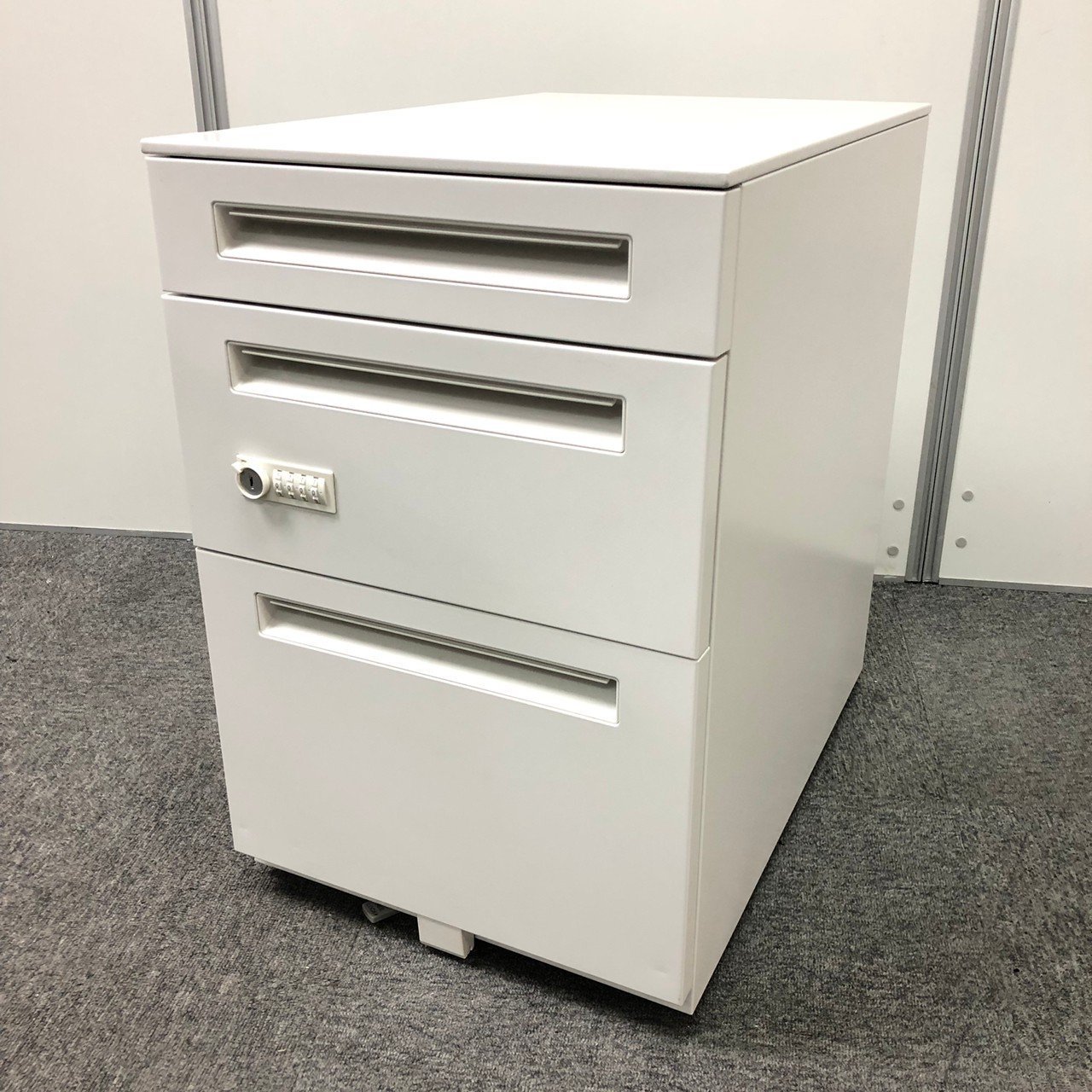 【ダイヤル錠】【H610】【内田洋行/スカエナ】【京都・滋賀】
                        その他シリーズ
                                    中古
            