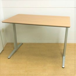 【お洒落な木目のハイテーブル入荷】計4人で使うのに最適な大きさ　ハイチェアと合わせてお洒落に　オカムラ　リフティオ