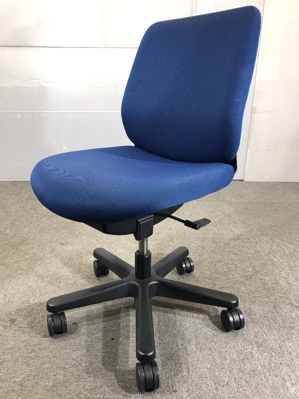 【ITOKI/トルテ】オフィスチェア/シンプルなオフィスチェア【ロット入荷】
                        トルテ 
                                    中古
            