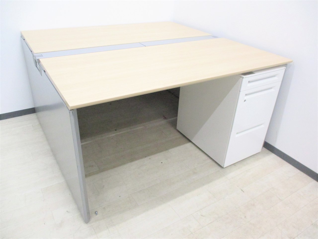 お得なワゴンセット！2名用におすすめなフリーアドレスタイプのデスク！オカムラ/プロユニットフリーウェイ/ナチュラル
                        プロユニットフリーウェイ 
                                    中古
            