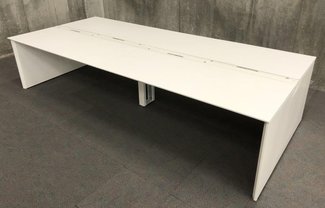 【電源ユニット内蔵のフリアドデスク入荷！】オカムラ（okamura）フリーウェイ／色：ホワイト（MG99）／4～6名使用推奨／幅3200㎜　★