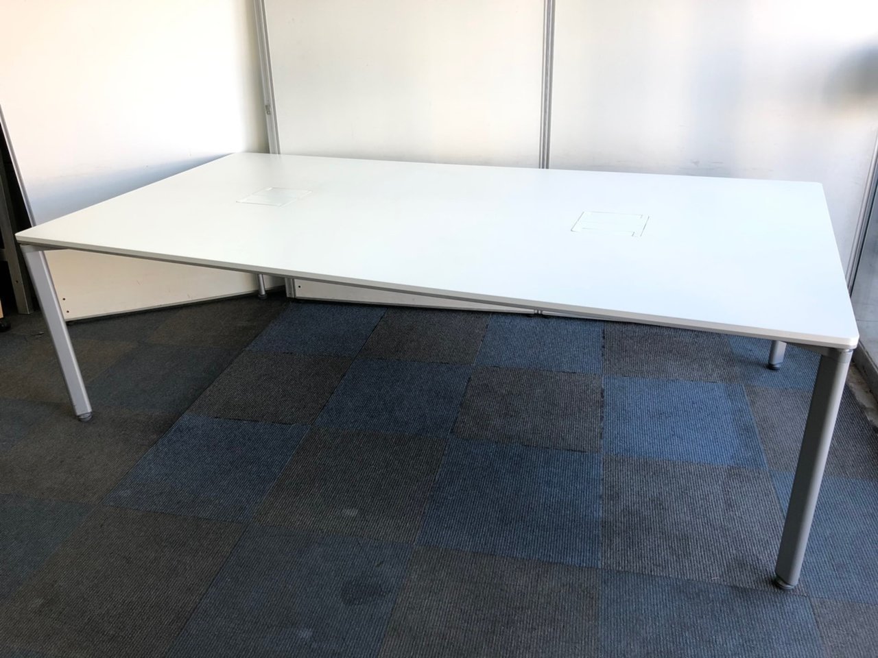 【1台入荷！】コクヨ製ワークテーブル｜デスクが動くとオフィスはもっと自由になる！
                        ワークテーブル
                                    中古
            