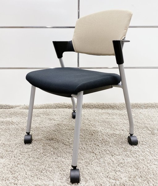 【中古】プロッティ（キャスター付）  CK-587CN コクヨ（KOKUYO） スタッキングチェア