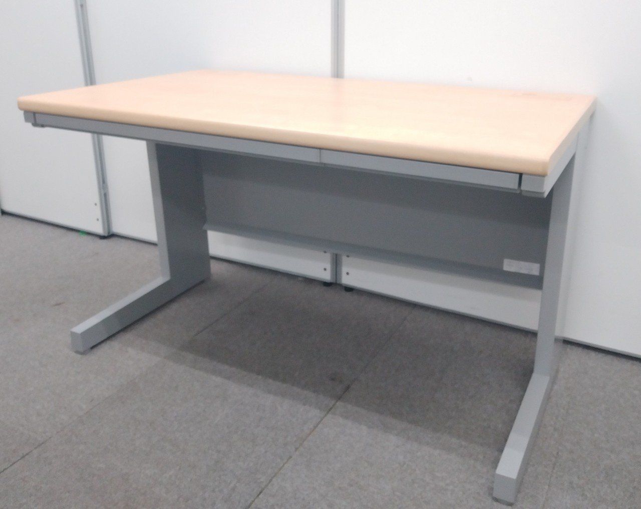 【流行り木目天板】内田洋行製　FEED　平机【定番シリーズ】
                        FEED 
                                    中古
            