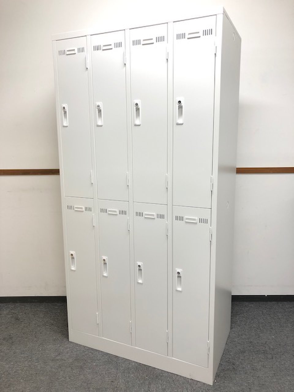 【大量入荷】鍵2本付き！人気のホワイト8人用ロッカー入荷！【メーカーにまだまだ在庫ございます】
                        SLK 
                                    新古品
            