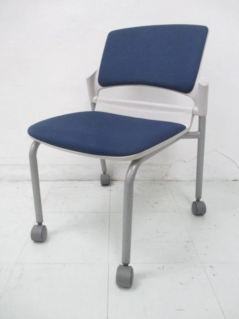 【中古】MF-180シリーズ   ウチダ（UCHIDA) スタッキングチェア