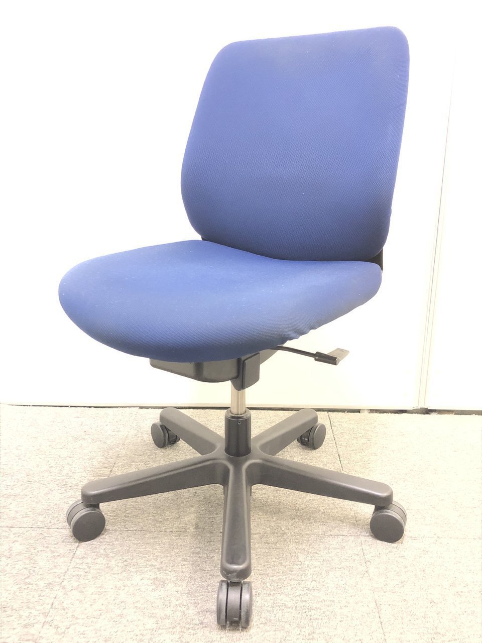 【4脚入荷】OAチェア肘無し｜イトーキ製｜トルテ(torte)｜ブルー｜ローバック
                        トルテ 
                                    中古
            