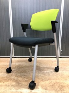 【18脚入荷】長時間でも快適な座り心地!!場所を取らないミーティング用チェア【中古】【オフィス家具】【東京】【大阪】【愛知】【岐阜】