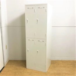 【新品】【問い合わせ殺到中】中古ではほぼ出回らない、2列×2段の4人用ロッカー　鍵2本付き