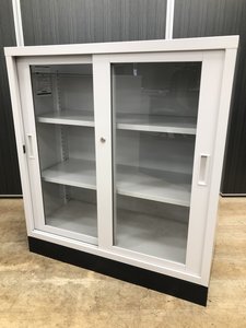 【新古品】収納棚　書棚　ガラス引き違い　中身が一目瞭然【オフィス家具】【東京】【大阪】【愛知】【岐阜】