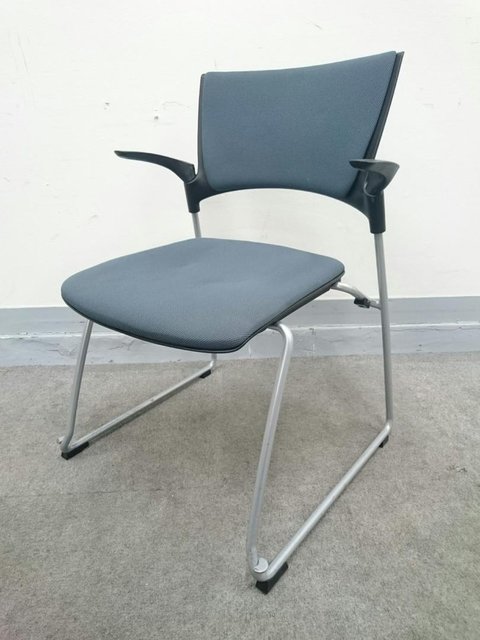 【中古】マノス   イトーキ（ITOKI） スタッキングチェア