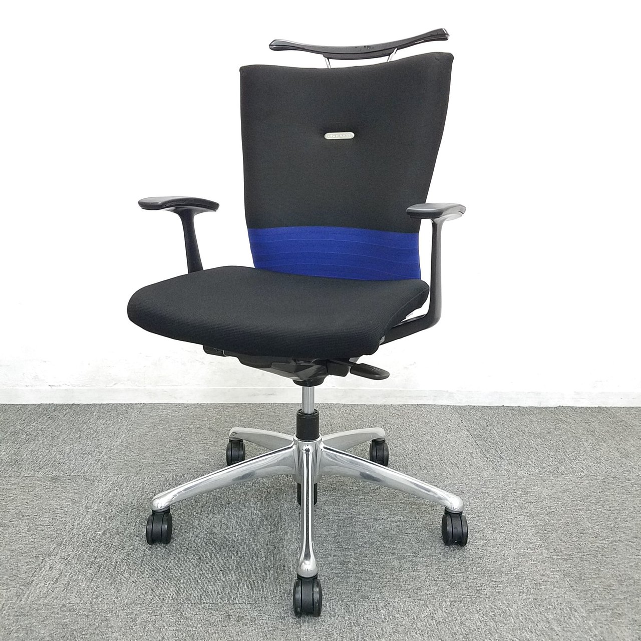 【4脚入荷】男性にお勧めなオフィスチェア入荷！中古　高級チェア　ハンガー付き　オフィスチェア　テレワーク用
                        フィーゴ 
                                    中古
            