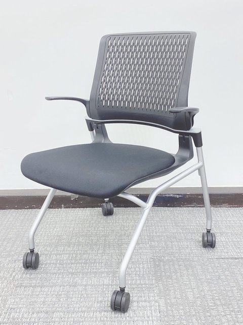 【中古】オルディナ   コクヨ（KOKUYO） ネスティングチェア