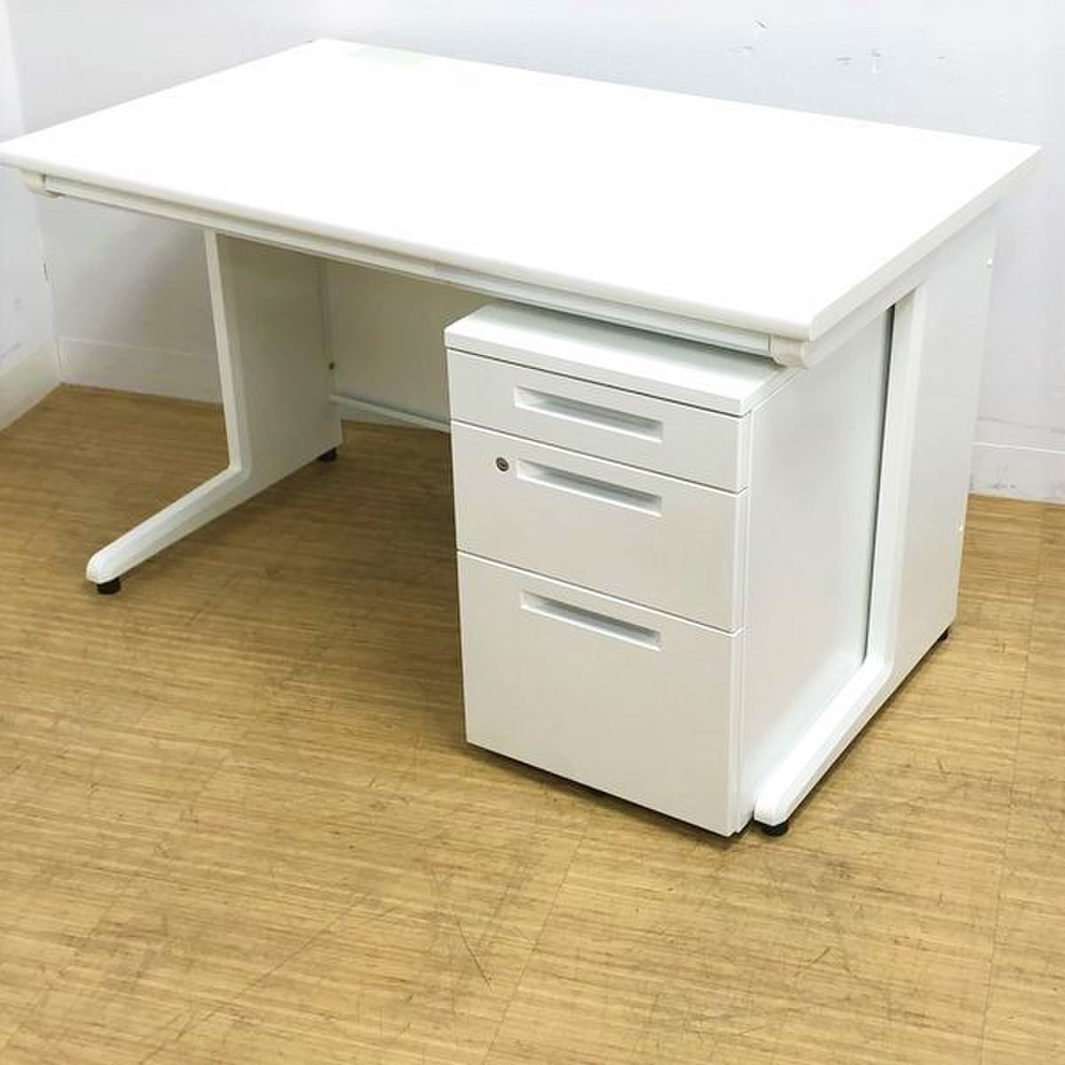 数量限定！未使用品デスク＋中古ワゴンのセット　デスクは倉庫で段ボール梱包状態で保管中
                        ODH デスク 
                                    新古品
            