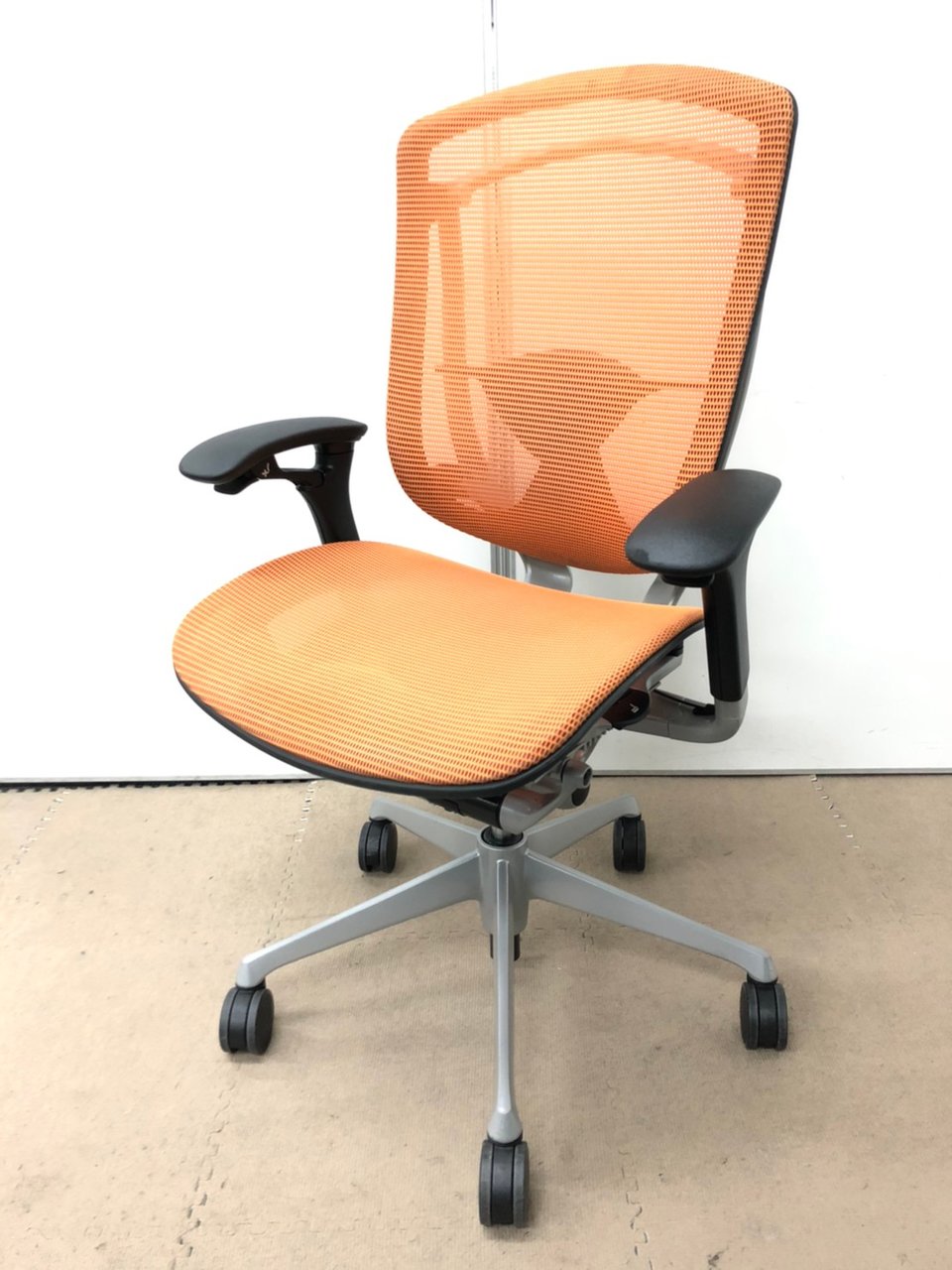 【オカムラ製高級チェア】コンテッサチェア/メッシュ×メッシュ/ネイビーブルーです！
                        コンテッサ 
                                    中古
            