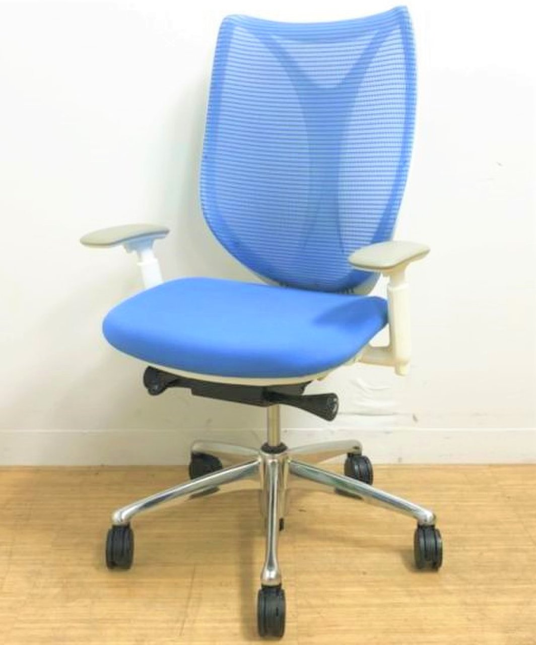 【※訳あり・不具合品】■オカムラ製　サブリナチェア　可動肘付　■【おつとめ品】※リクライニング機能故障品
                        サブリナ 
                                    中古
            
