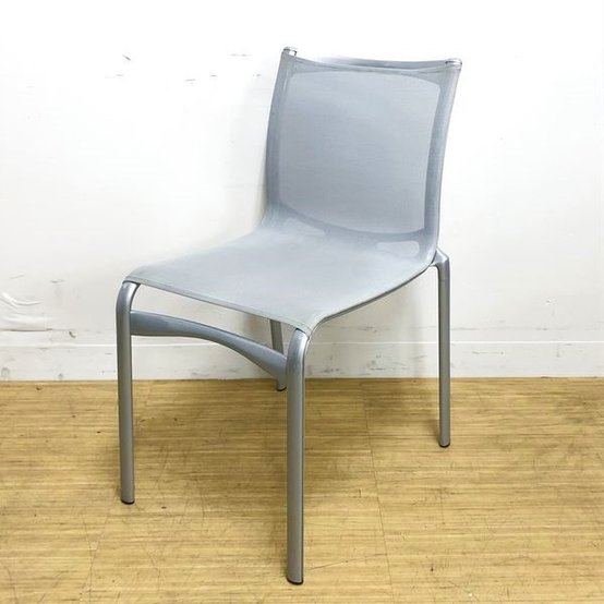 【中古】ハイフレーム チェア   Cassina（カッシーナ） スタッキングチェア
